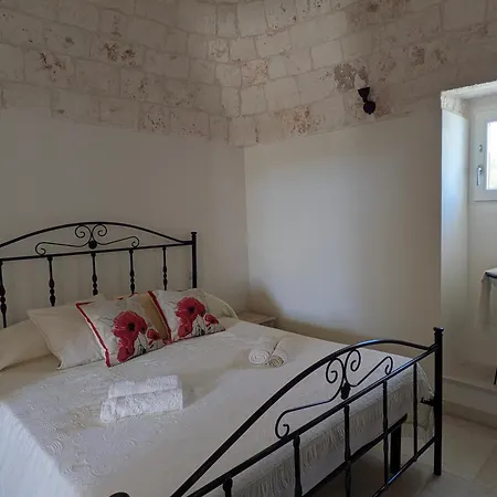 Trulli Papavero لوكوروتوندو