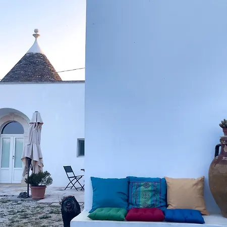 Trulli Papavero لوكوروتوندو